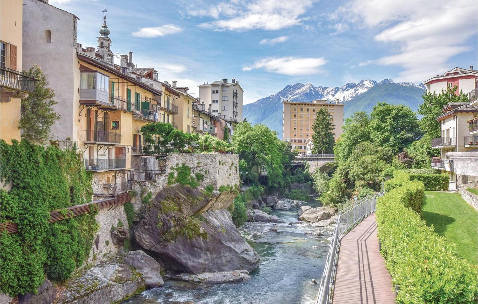 Casa Capestalozzi Apartment Chiavenna Bagian luar foto